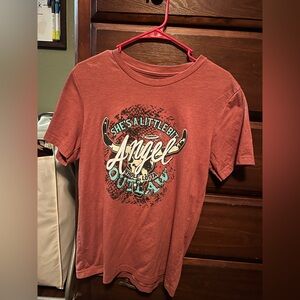 Outlaw tshirt. Size Medium